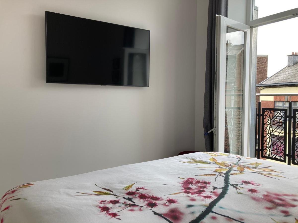 Les Duplex De La Place Des Ecoles Спа Екстериор снимка