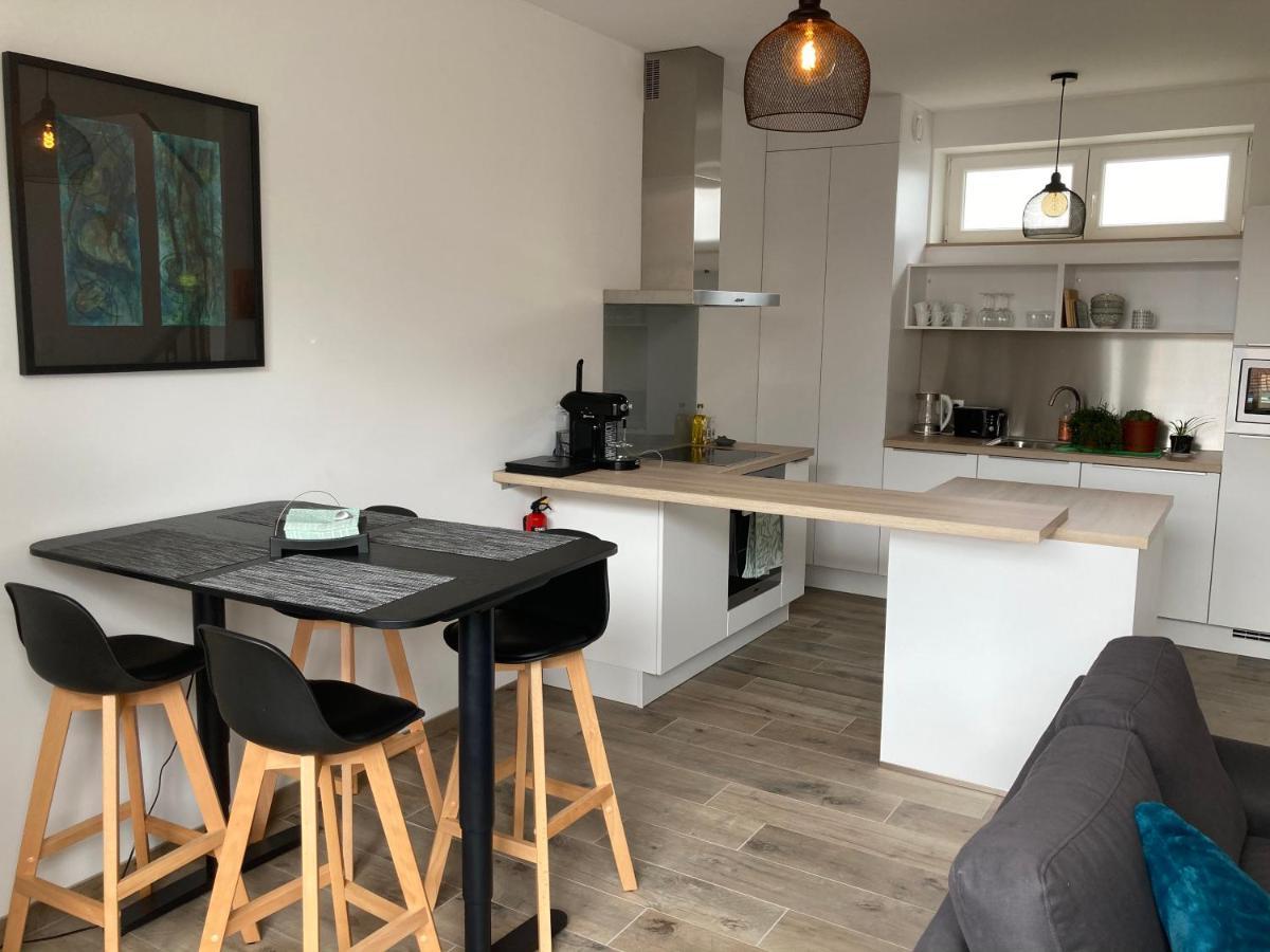 Les Duplex De La Place Des Ecoles Спа Екстериор снимка