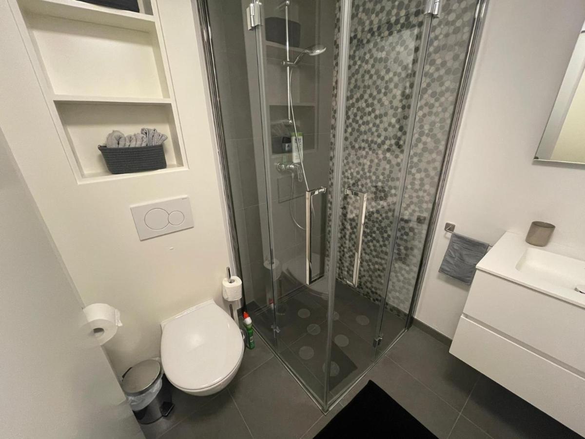 Les Duplex De La Place Des Ecoles Спа Екстериор снимка