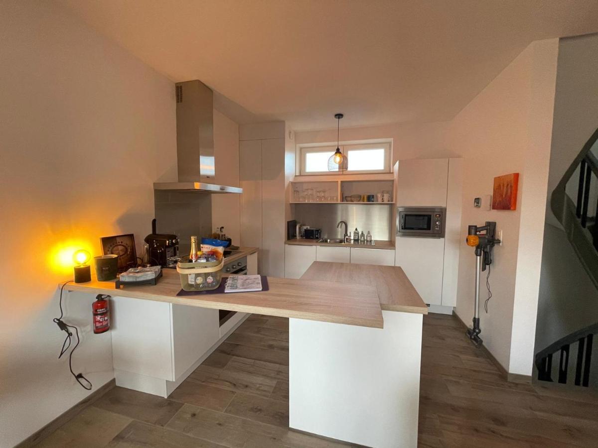 Les Duplex De La Place Des Ecoles Спа Екстериор снимка