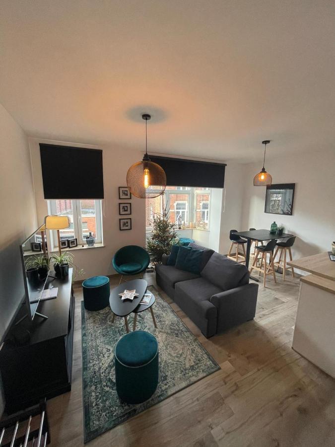 Les Duplex De La Place Des Ecoles Спа Екстериор снимка