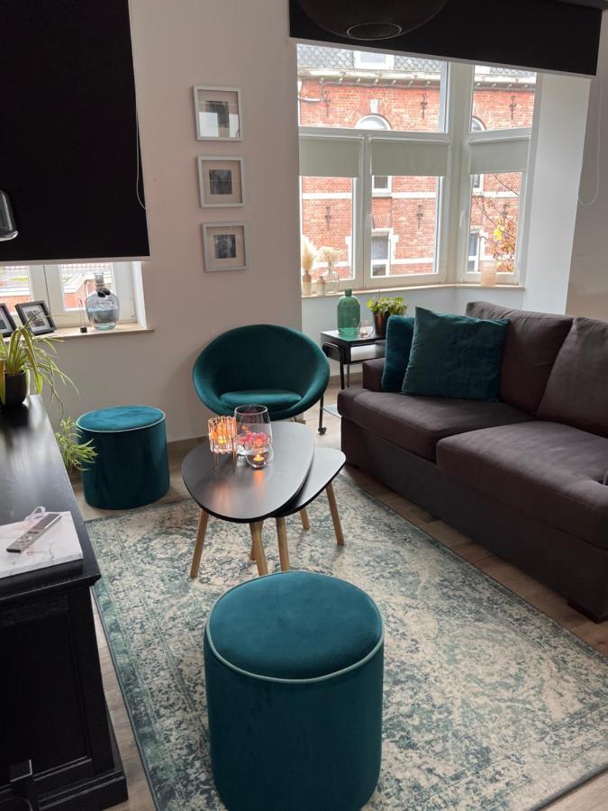 Les Duplex De La Place Des Ecoles Спа Екстериор снимка