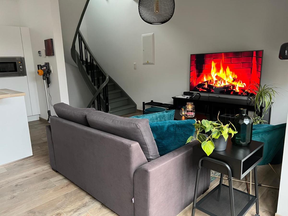Les Duplex De La Place Des Ecoles Спа Екстериор снимка